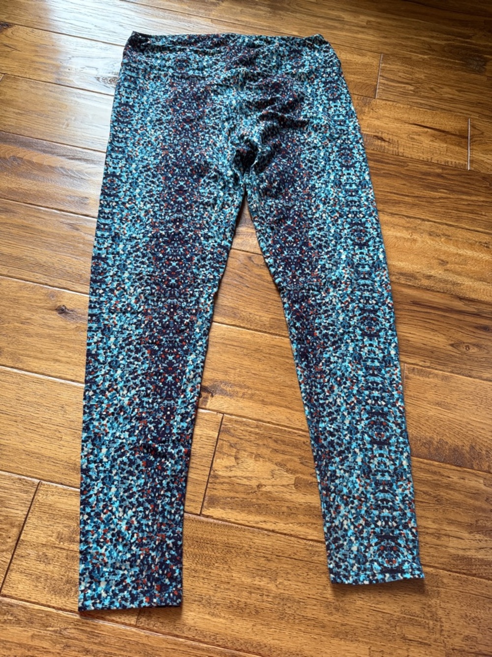 LuLaRoe Blue Teal and Black Abstract Print Leggings